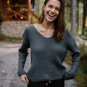 Tentree Highline V-neck sweater (Size S)